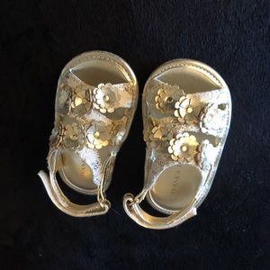 Ivanka Trump Girls Sandals size 4 mint condition